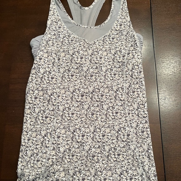 Lululemon Tone It Tank
Petite Fleur Silver Spoon / Ambient Grey - Picture 3 of 8